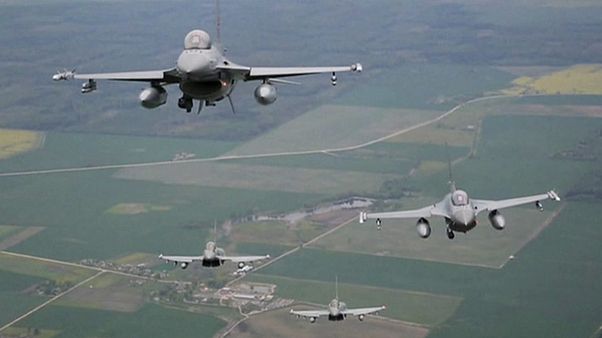 Itália confirma participação na missão da NATO na fronteira com a Rússia Itália confirma participação na missão da NATO na fronteira com a Rússia