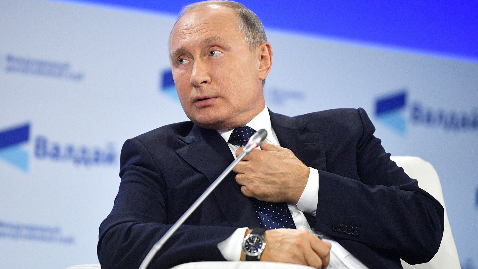 Image: Russian President Putin attends a session of the Valdai Discussion C