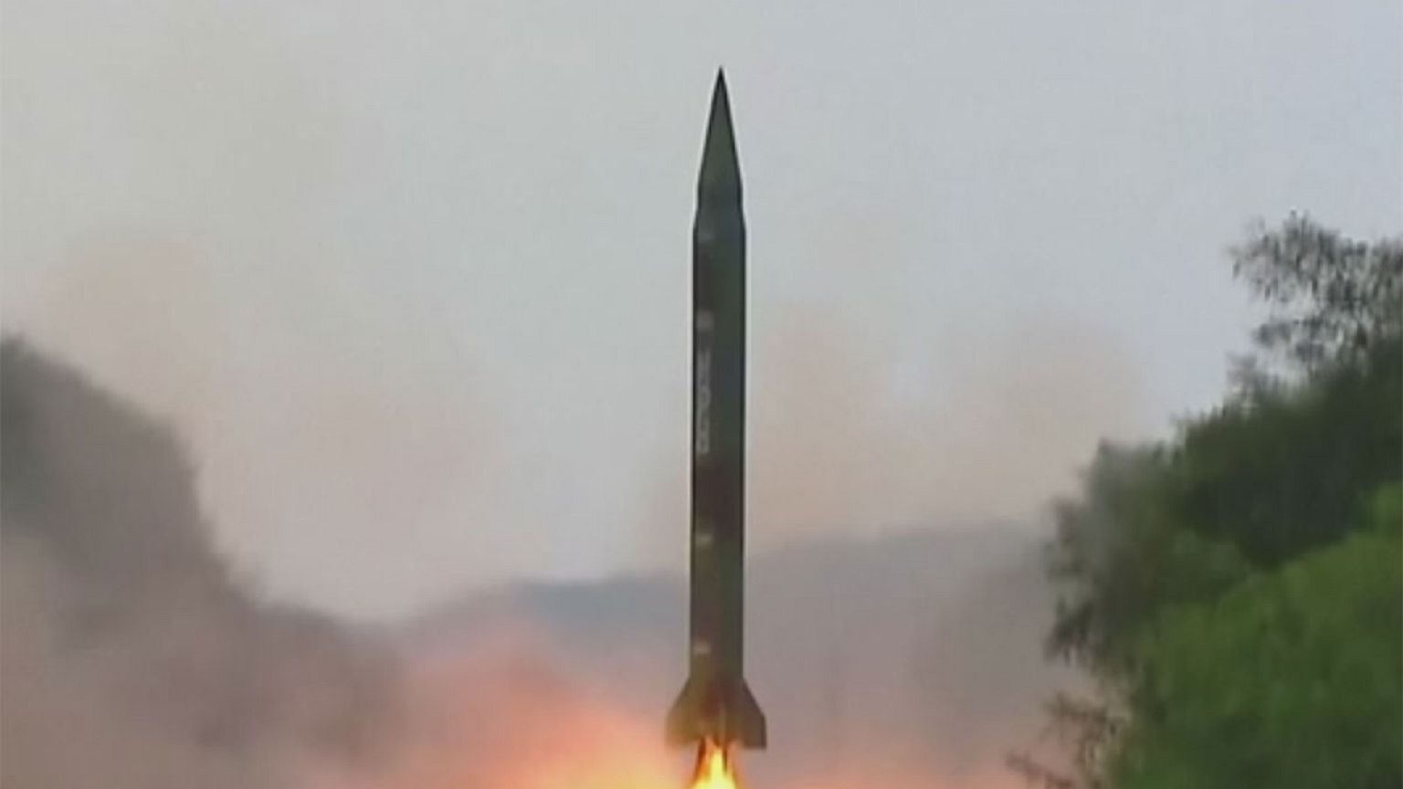 Észak-Korea: újabb, sikertelen rakétateszt