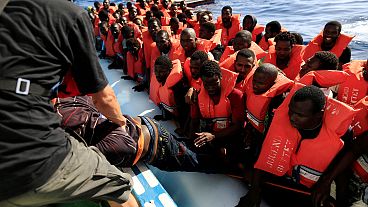 Italien: In einem Boot mit Migranten