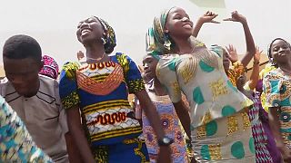 Nigeria: Las niñas liberadas se reúnen con sus familias
