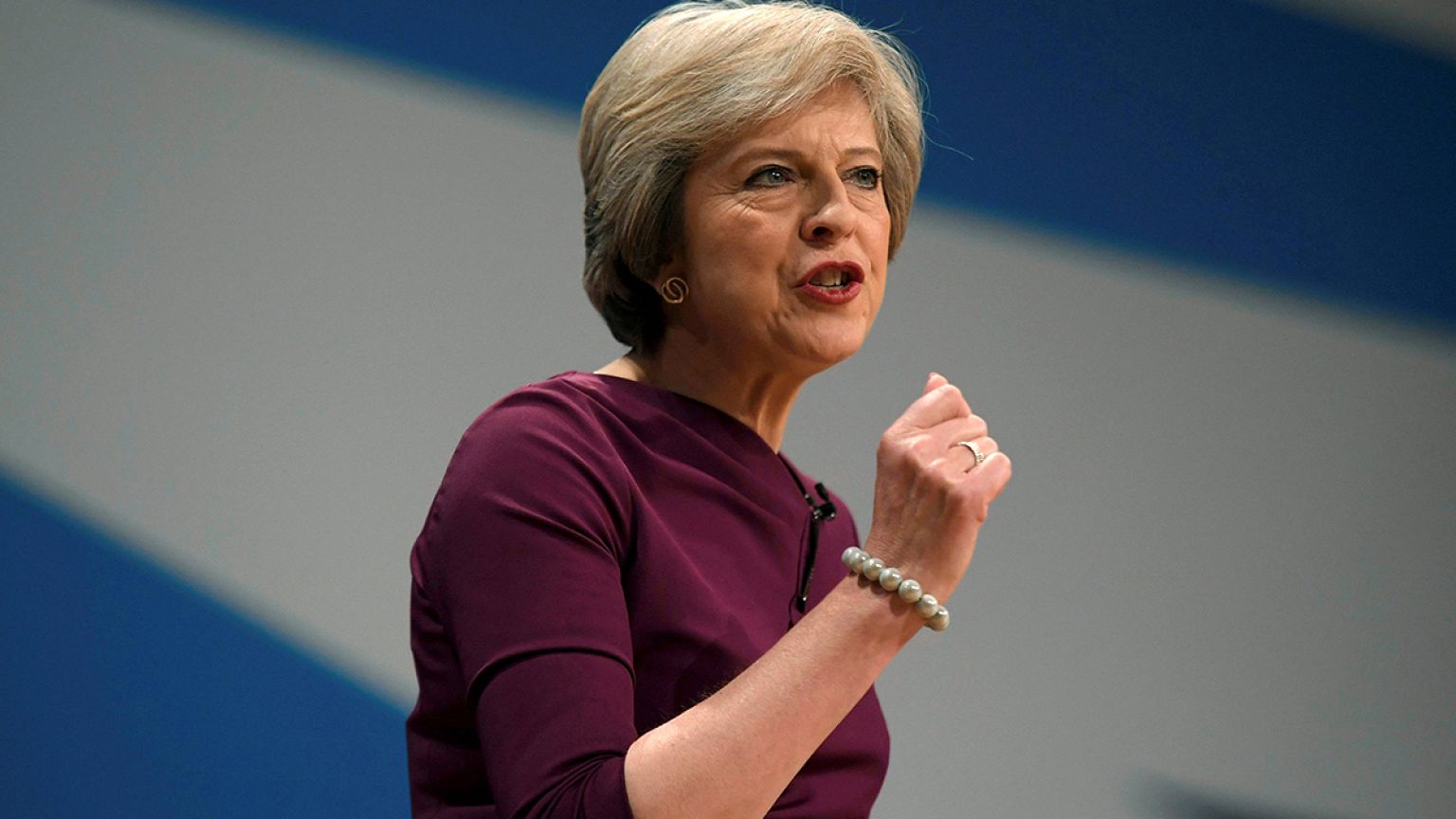 Theresa May nem ad több pénzt a brit egészségügynek a Brexit után sem