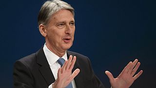Hammond se plantea dimitir del Gobierno de May al disentir de un 'brexit duro'