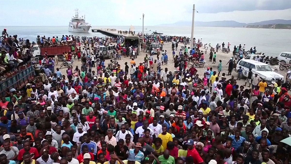 Haiti, troppa gente sul molo. Nave olandese non scarica gli aiuti e riparte