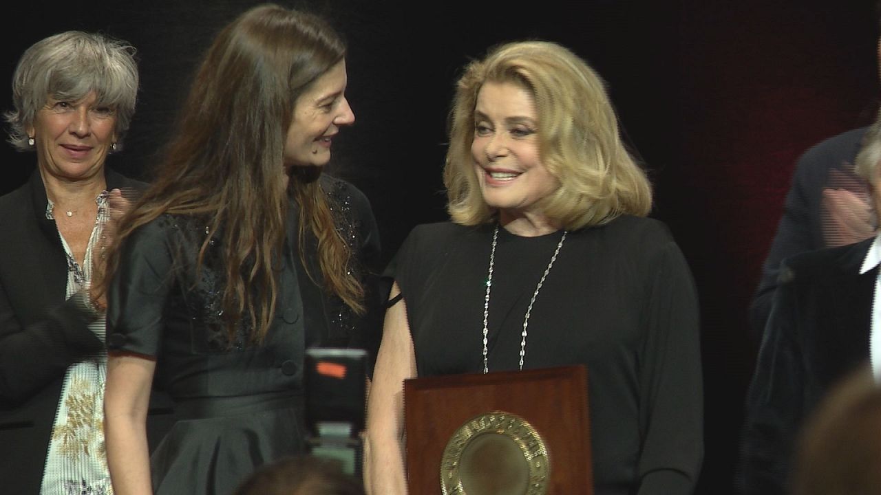 Tarantino retrospektívet hozott, Deneuve életműdíjat kapott a Lumiere fesztiválon Tarantino retrospektívet hozott, Deneuve életműdíjat kapott a Lumiere fesztiválon