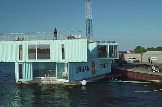 Floating containers: an answer to low-cost housing