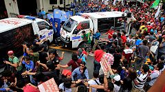 Philippinische Polizei überrollt Demonstranten vor US-Botschaft