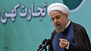 دفاع روحانی از روابط بین‌المللی: نمی‌توان تنها به چهار نفر امنیتی اعتماد کرد