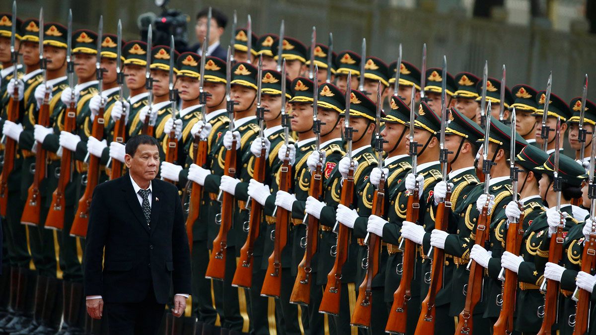 Duterte: elszakadunk Amerikától