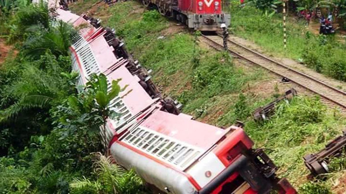 Train crash in Cameroon kills more than 50 people