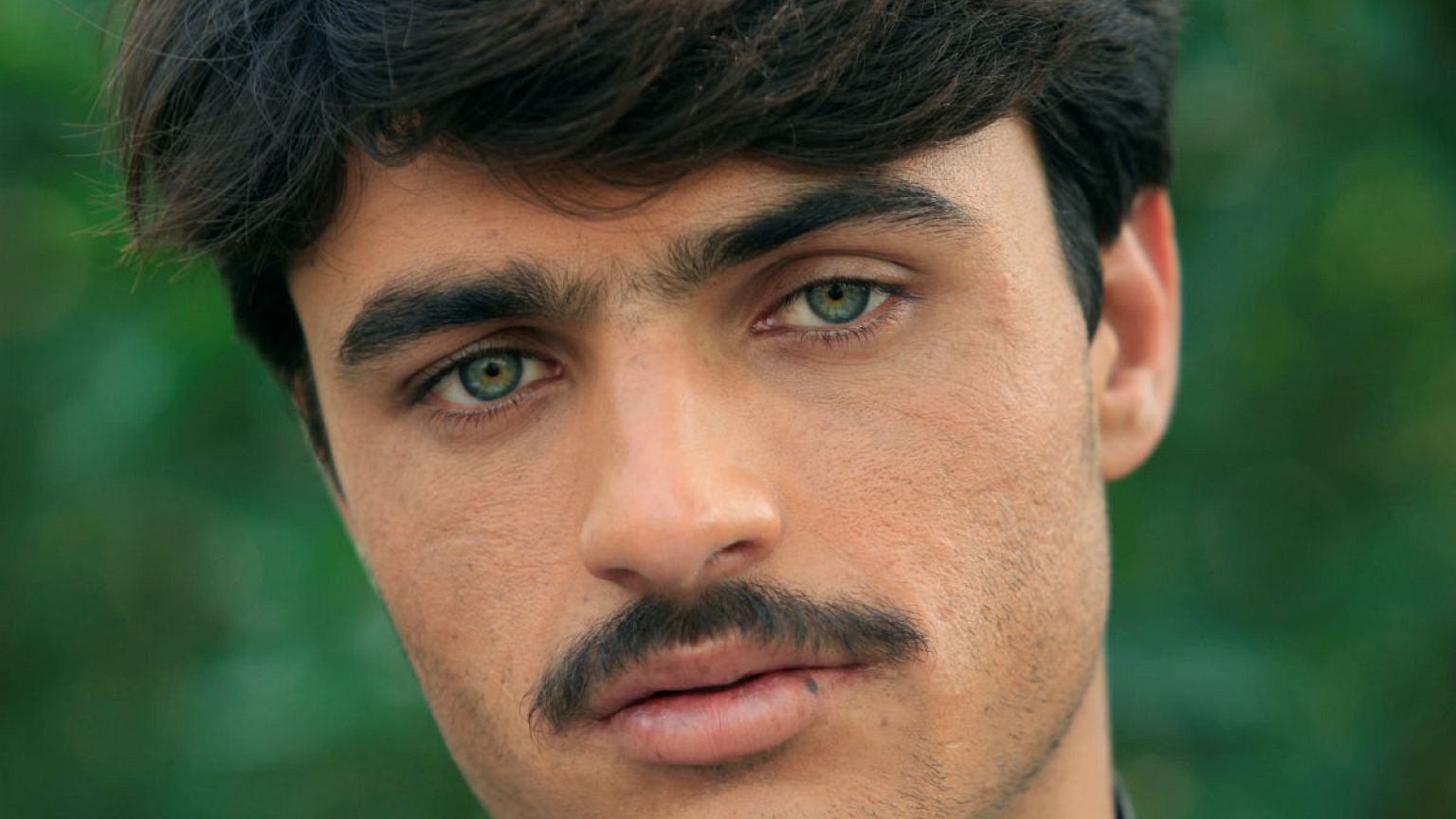 Bir anda parlayan Pakistanlı yakışıklı çaycı ünlü olmak istemiyor