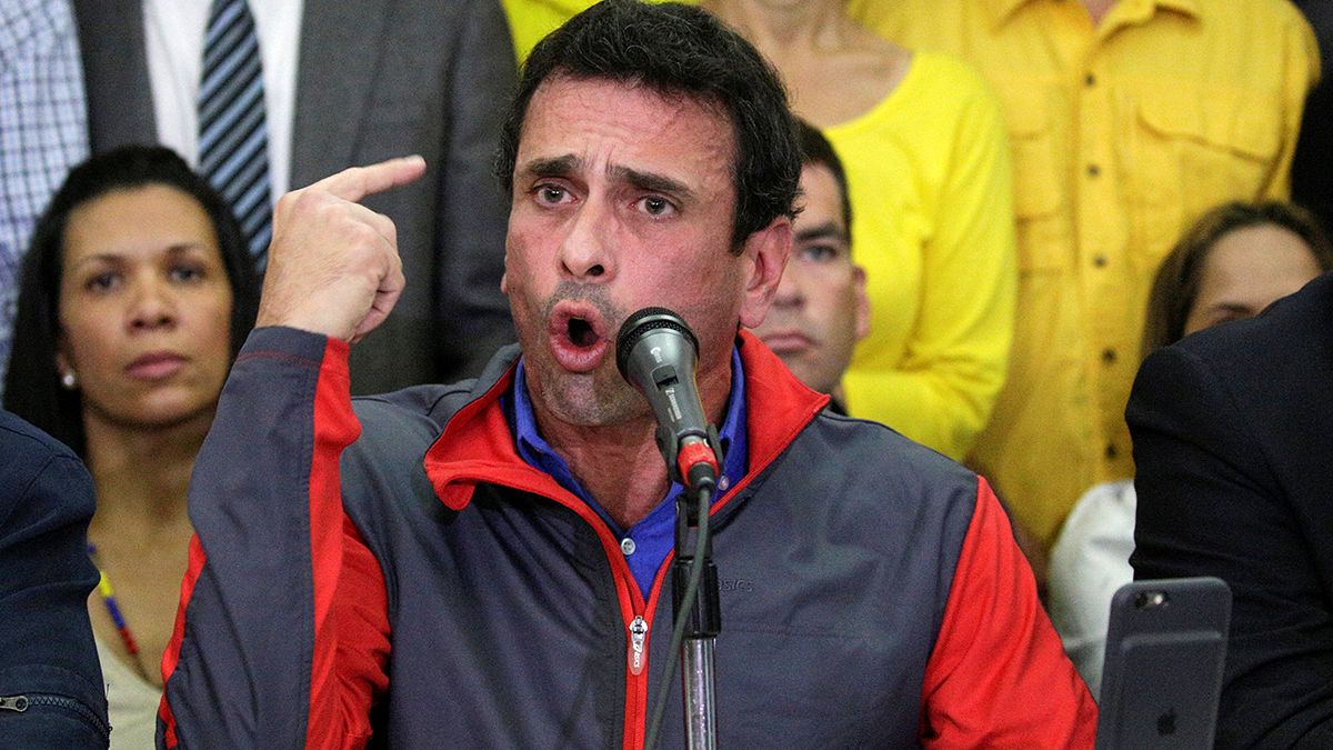 Oposição venezuelana acusa governo de golpe de Estado