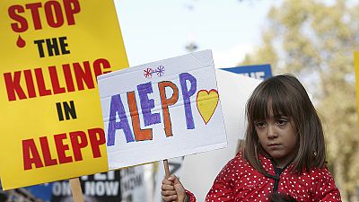 Tüntetés Londonban az aleppói gyerekekért