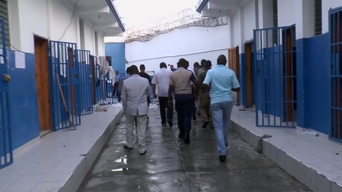 Haiti: Evadiram-se mais de 170 reclusos de uma penitenciária