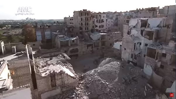 Mondlandschaft in Ost-Aleppo aus der Drohnenperspektive Mondlandschaft in Ost-Aleppo aus der Drohnenperspektive