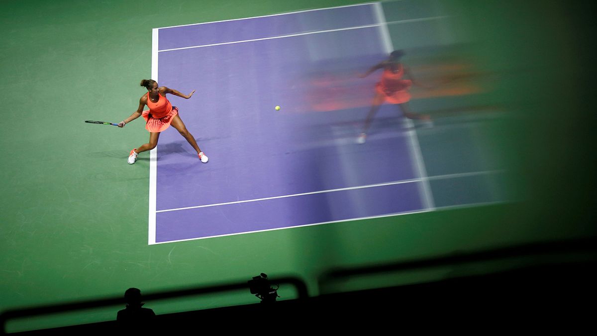 Dünyanın en iyi 8 kadın tenisçisi Singapur'da kozlarını paylaşıyor.