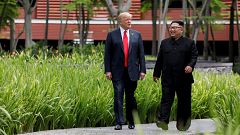 Image: Trump and Kim in Singapore