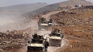 Soldados iraquianos e combatentes curdos avançam em direção Mosul, enquanto a Turquia adere à luta contra o Estado Islâmico