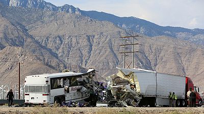 تصادف یک اتوبوس در آمریکا جان ۱۳ نفر را گرفت