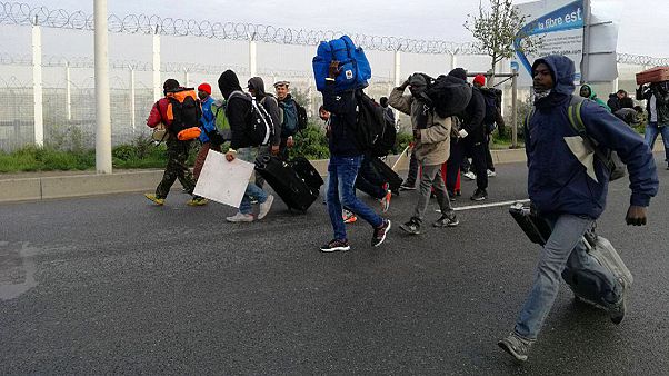 França: Começou a evacuação da "selva de Calais" França: Começou a evacuação da "selva de Calais"
