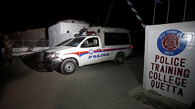 Dezenas de mortos e mais de uma centena de feridos em ataque a uma academia de policia no Paquistão