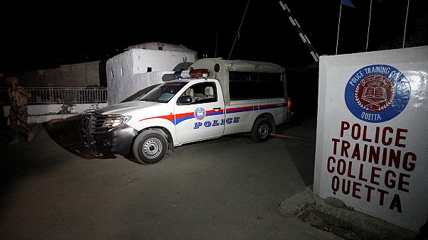 Pakistan. Attacco ad un'accademia di polizia a Quetta, decine le vittime Pakistan. Attacco ad un'accademia di polizia a Quetta, decine le vittime