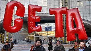 CETA: Οι Βρυξέλλες επιχειρούν να διασώσουν τη συμφωνία