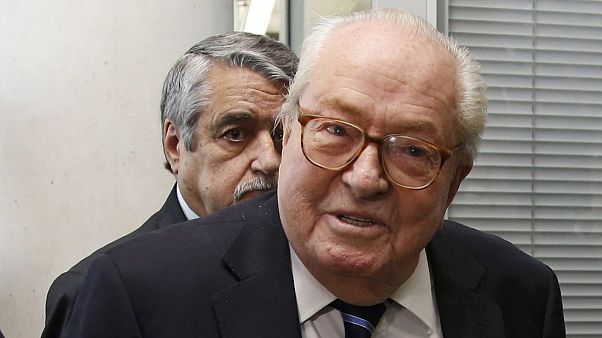 Jean-Marie Le Pen (88) soll wieder wegen Anti-Semitismus vor Gericht Jean-Marie Le Pen (88) soll wieder wegen Anti-Semitismus vor Gericht