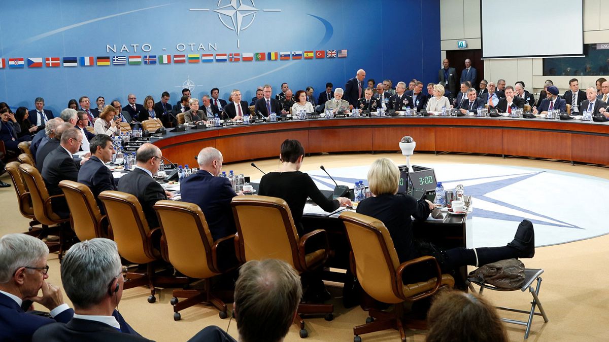 NATO Rusya'nın tehditlerine karşılık vermeye çalışıyor