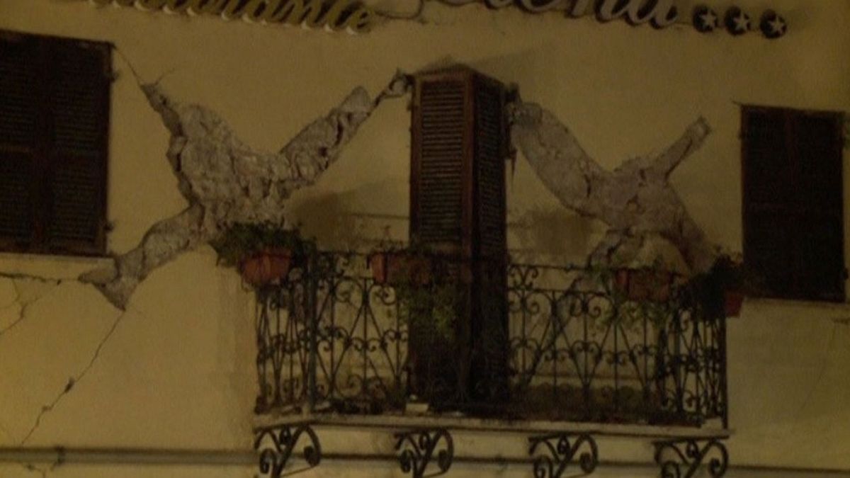 Schwere Erdbeben erschüttern Italien