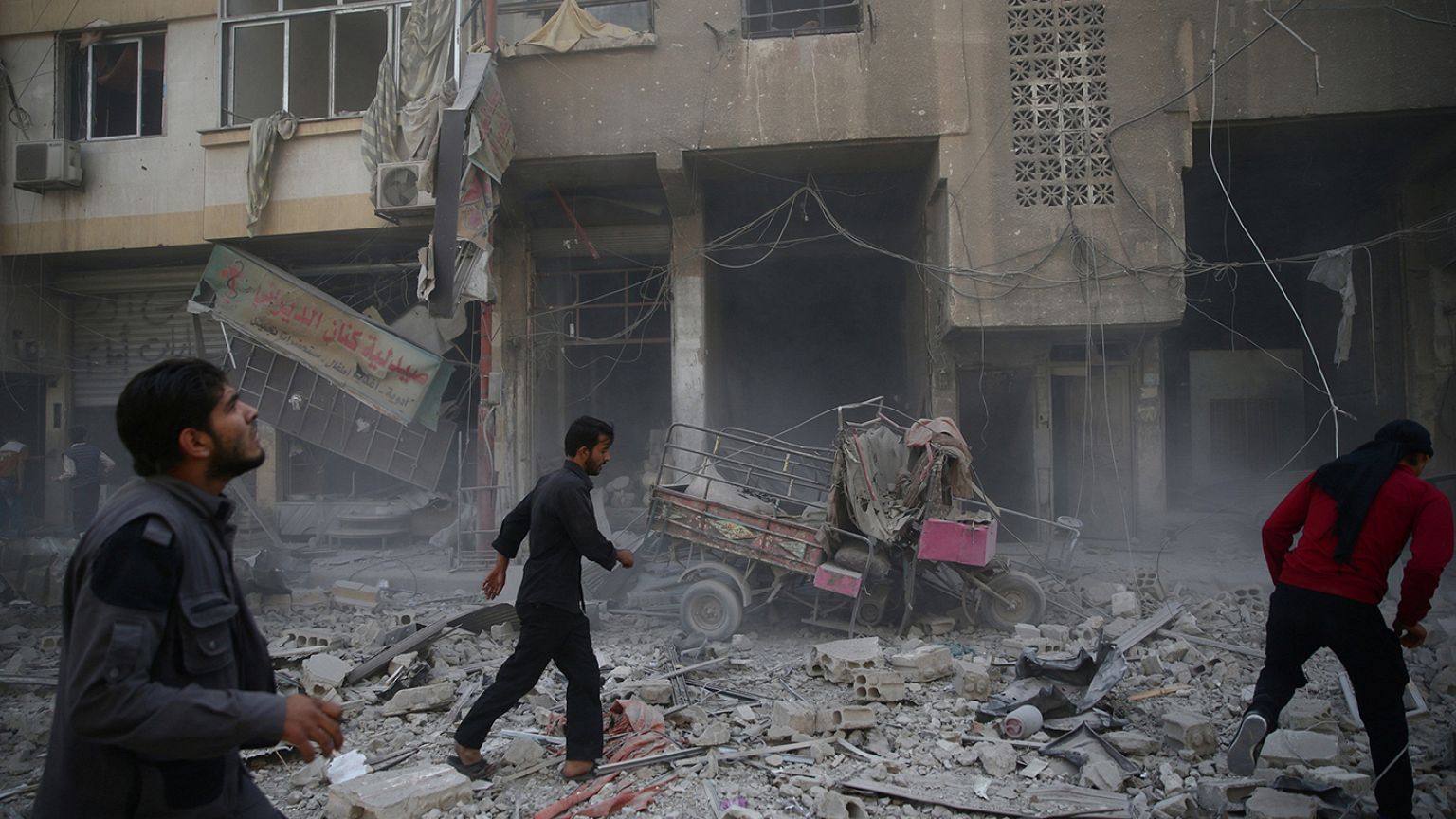 Szíria: egy iskolát bombáztak le