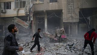 Szíria: egy iskolát bombáztak le