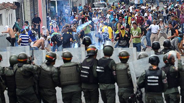 Venezuela: Anti-government protests turn violent Venezuela: Anti-government protests turn violent