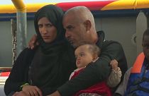 إنقاذ اكثر من 300 مهاجر في البحر الابيض المتوسط