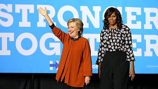 Michelle Obama junto a Hillary Clinton na Carolina do Norte