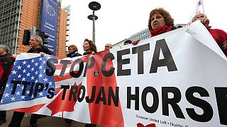 State of the Union: Αντιδράσεις για τη συμφωνία για τη CETA- Στο επίκεντρο το στρατιωτικό μπρα ντε φερ Ρωσίας- ΝΑΤΟ