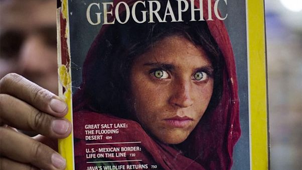 "Rapariga afegã" da National Geographic vai passar 14 dias na prisão "Rapariga afegã" da National Geographic vai passar 14 dias na prisão