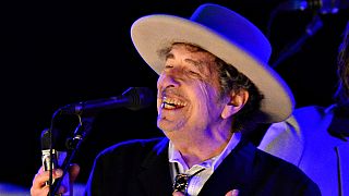 Bob Dylan nimmt Nobelpreis an