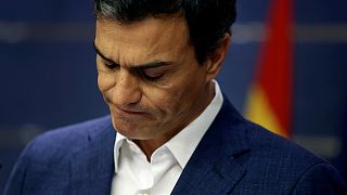 España: Pedro Sánchez deja su escaño para mantener su "No" a Rajoy