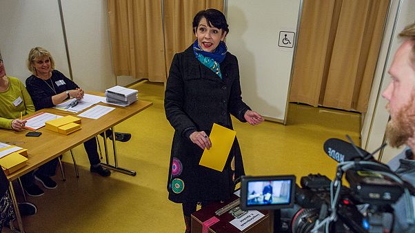 İzlanda'da Korsan Parti başa mı geçiyor İzlanda'da Korsan Parti başa mı geçiyor