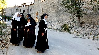 Terremoto: lunghi momenti di panico per migliaia di cittadini nel centro Italia