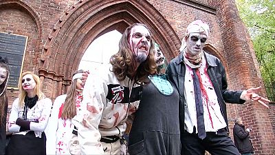 Zombies invadem Berlim no Dia das Bruxas