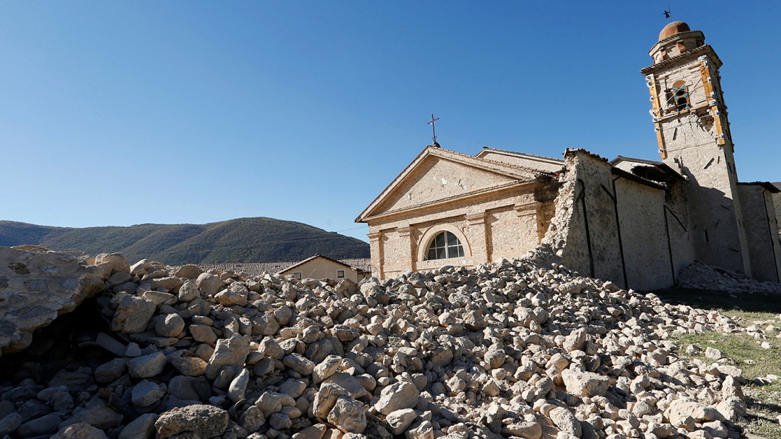 Schwerstes Erdbeben seit Jahrzehnten in Italien löscht ganze Orte aus