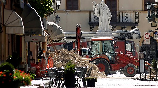Sisma Centro Italia, Curcio: "Un paio di migliaia di persone sono già sulla costa" Sisma Centro Italia, Curcio: "Un paio di migliaia di persone sono già sulla costa"