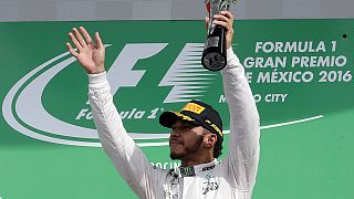 Formula One: Hamilton wins in Mexico to prevent teammate Rosberg's early title celebrations