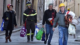 زلزله های مکرر در ایتالیا بی خانمان های زیادی برجای گذاشته است