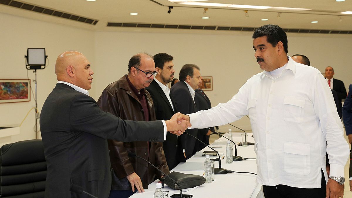 Venezuelan president meets with opposition leaders amid political crisis