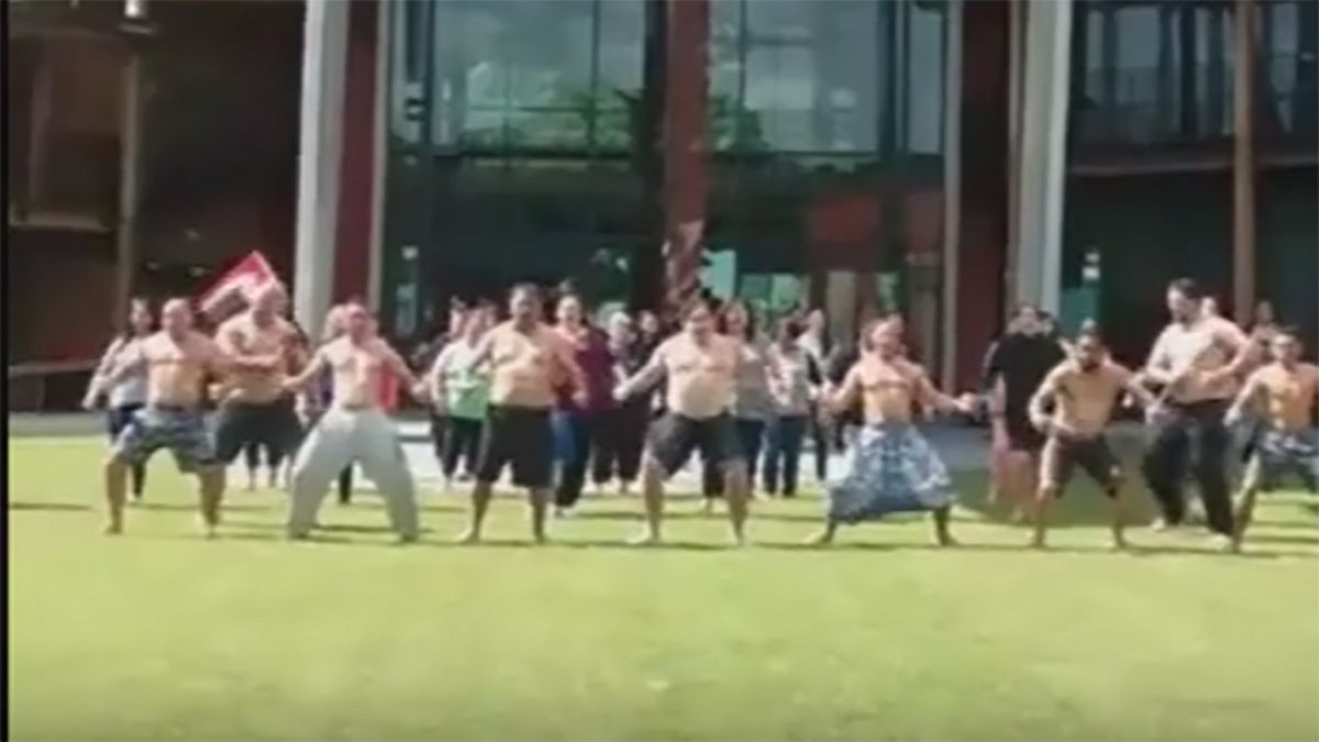 حمایت از معترضان ساخت خط لوله داکوتا با انجام رقص آئینی