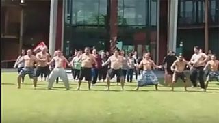 Хака - танец протеста и солидарности