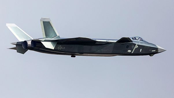 China apresenta caça de quinta geração J-20 China apresenta caça de quinta geração J-20